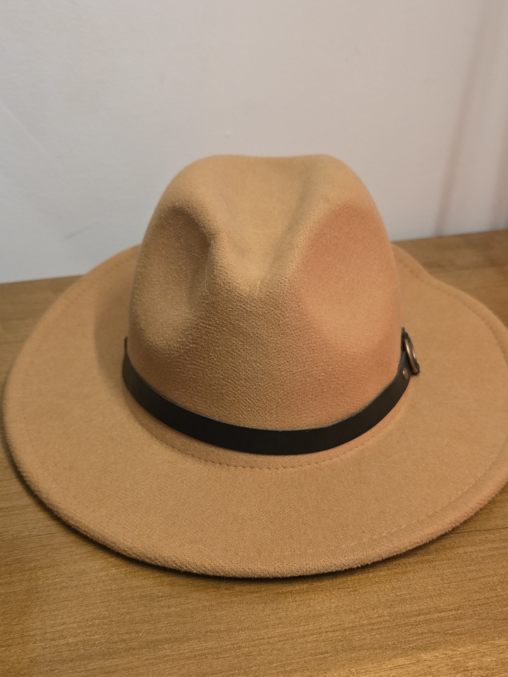 Classic Wide-Brim Felt Fedora in Camel with Black Band